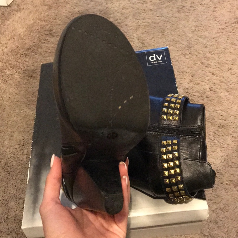 Boots - Picture 5 of 6